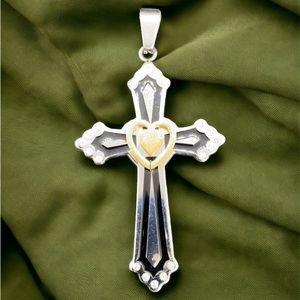 Stainless steel cross pendant with chain